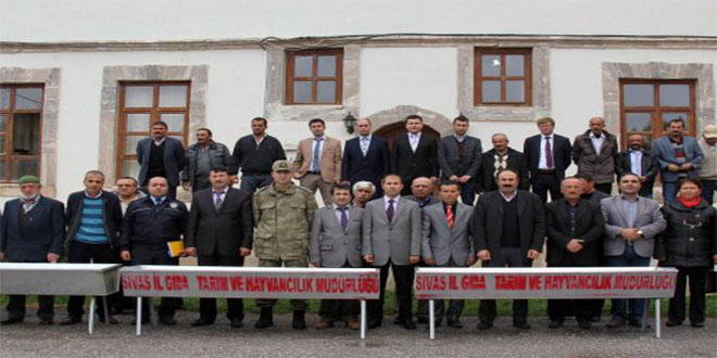 Hafik te Köylere Hayvan Sulağı Dağıtıldı