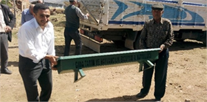 Hayvanlara Tuzluk ve Kaşınma Kazığı Dağıtıldı