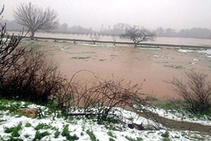 Sağanak Yağmur Üç İlçedeki Arazileri ve Seraları Vurdu
