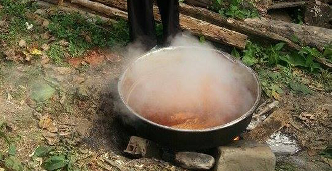 Elmalar Pekmez Oluyor