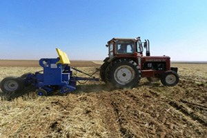 Çiftçi Mesaiye Başladı