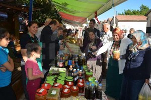 Kozan da Üretici Köylü Pazarı Açıldı
