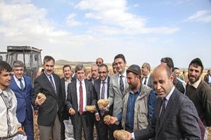 Vali Çınar dan Gençlere Tarıma Yönelin Çağrısı