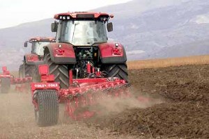 Balıkesir de Traktör Ve Ekipmanlarının Çiftçilerle Buluşma Tatbikatı