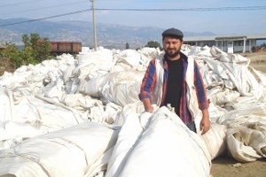 Beyaz Örtüler Masa Sandalye Olarak Geri Dönüyor