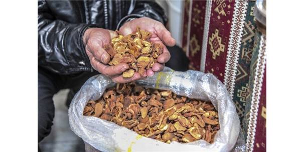 Ahlat ta Kuru Meyve Satışları Zirve Yaptı