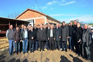 İthal Sığırlar Törenle Sahiplerine Teslim Edildi