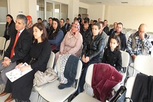 Burhaniye de Kurs Bitiren Gençlerin Belge Sevinci