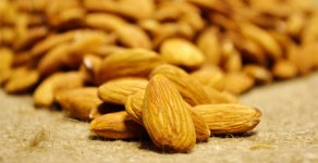 Ceylanpınar Tarım İşletmesinden Fıstık ve Badem Satışı