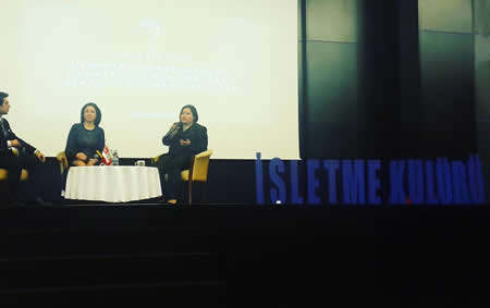 Tabit Kurucusu Tülin Akın İstanbul Üniversitesi nin Düzenlendiği Liderlik Zirvesi nde