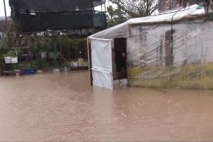 Kumluca da Seraları Su Bastı