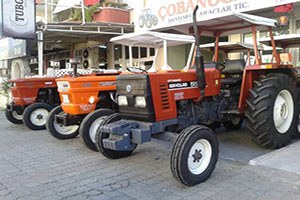 Çiftçi Kazandığını Traktöre Harcıyor