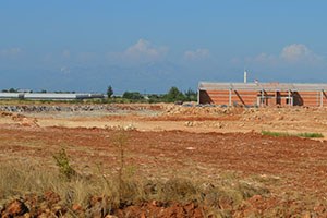 Tarım arazileri yok ediliyor