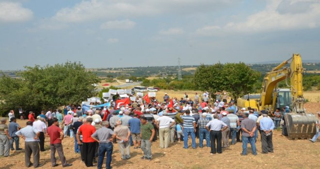 Verimli Araziden Toprak Çalındı İddiası