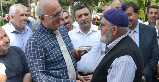 Arı Yetiştiricilerine 205 Adet Ana Arı Dağıtıldı