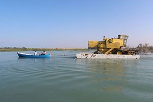 Biçerdöver Beyşehir Gölü ndeki adaya salla götürüldü