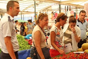 Zehirli Gıdaları Vatandaşa Yediriyorlar