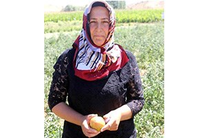 Organik Tarıma Kadın Eli Değdi