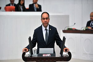 Anız Yangınları Yasakla Değil Çiftçiyi Destekle Önlenir