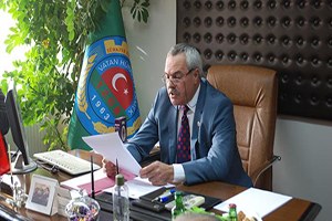 Çiftçi Kar Yağışına Sevindi