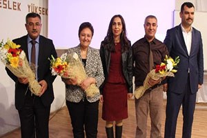 Alaşehir de Üzümcülere Budama ve Gübreleme Konferansı