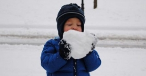 Uzmanlar Uyardı Sakın Kar Yemeyin