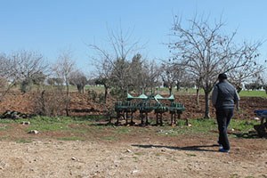 Köylüler Tarlalarına Kimlik Göstererek Girebiliyorlar