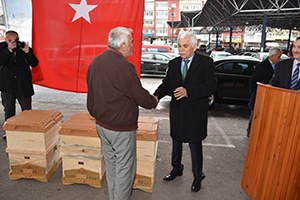 Karabük te Arı Üreticilerine Kovan Desteği