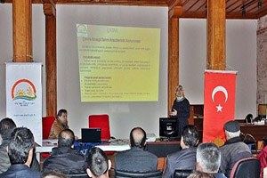 Seyitgazi li Çiftçilere Çatak Programı Anlatıldı
