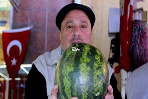 Karpuz Tezgaha Düştü Ama Fiyatını Soran Kaçıyor