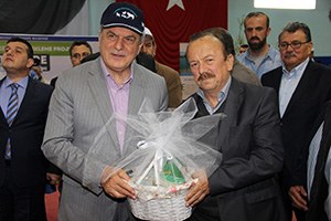 Büyükşehir den Çiftçiye 74 Tonluk Tohum Desteği