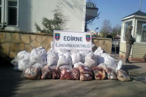 Jandarmanın Durdurduğu Traktörden 881 Kilo Kaçak Et Çıktı