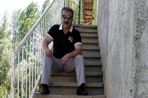 Ahırına Girmeye Çalışan 4 Yılanı Öldürdü