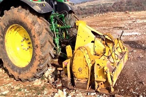 Toprağı Verimli Kılan Tarla Taşı Kırma Makinesi