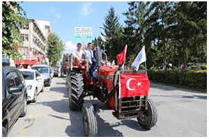 Sakaryalı Çiftçilerden Traktörlerle Demokrasi Konvoyu