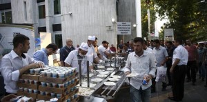 TMO Demokrasi Nöbetçilerine Kumanya Dağıttı