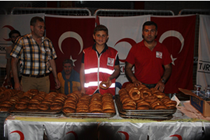 Türk Kızılay dan Demokrasi Nöbetçilerine Gıda Desteği