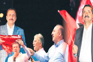 Bakanlar Demokrasi Nöbetine Katıldı