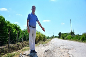 Yüreğir Çiftçisi Köstebek Yuvasına Dönen Yollardan Dertli