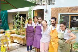 Taksimin Göbeğinde Ek Biç Ye İç