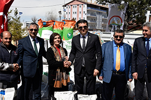 Çiftçiye 68 Tonluk Tarihi Tohum Desteği