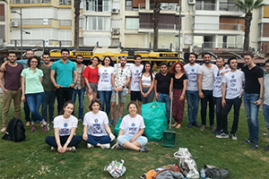 EÜ Ziraat Fakültesi Öğrencileri Kordon da Çöp Topladı