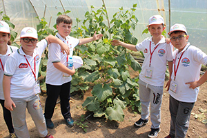 Tarım Kampında Lider Çocuklar Belgelerini Aldı