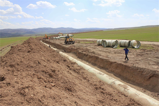 Araziler Suya Kavuşuyor