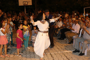 Halk Kiraz Festivali nde Eğlendi