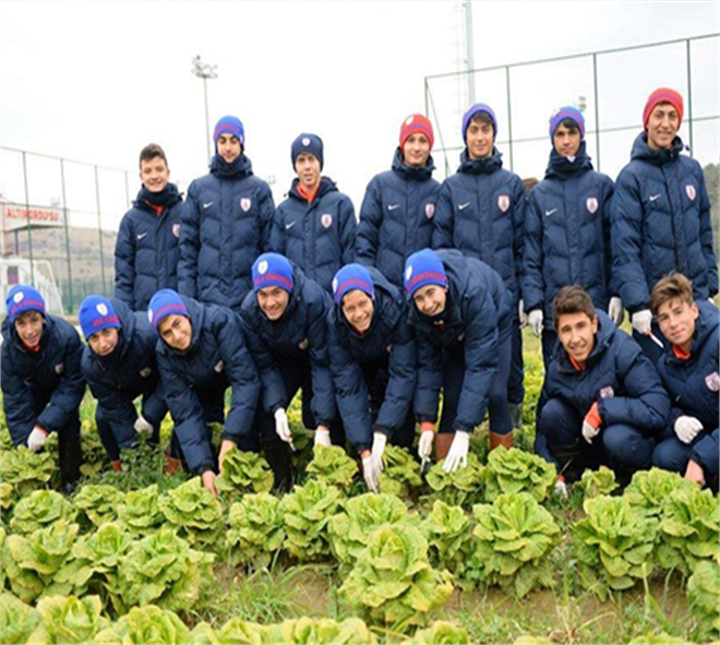 Altınordu Futbolcuları Kendi Ürettikleri İle Besleniyorlar