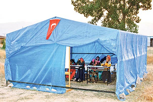 Tarım İşçileri İçin Çadır Okul da Eğitim