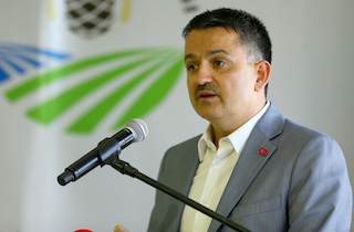 Bakan dan süt üreticisine ödeme müjdesi