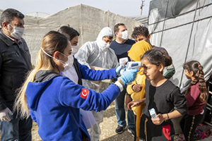 Mersin de Mevsimlik İşçilere Sağlık Paketi Desteği