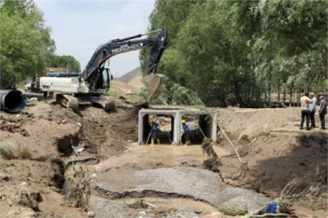 SARAY`DA SELDEN ETKİLENEN MAHALLELERDE ÇALIŞMALAR SÜRÜYOR